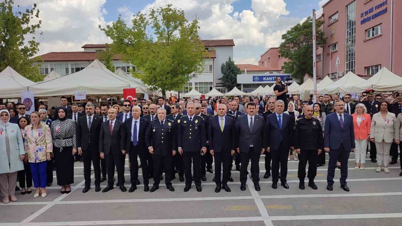 Polis Eşleri Derneği, Ankara'da dayanıklı tüketim ürünleri sergisi düzenledi. Beyhan