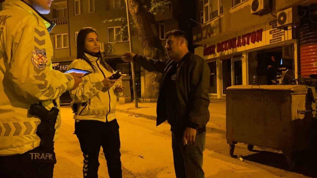 Bursa'nın İnegöl ilçesinde trafik denetiminde Sertaç K. (45), alkol testini