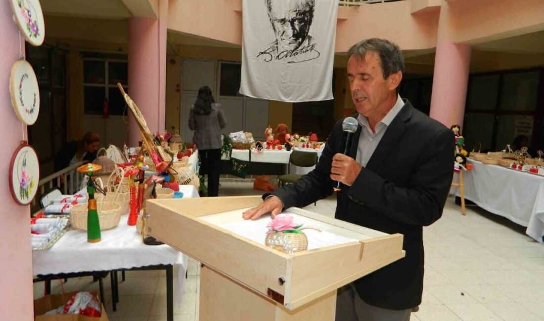 Posof'ta, ‘Hayat Boyu Öğrenme Haftası’ nedeniyle sergi açılışı yapıldı. Halit
