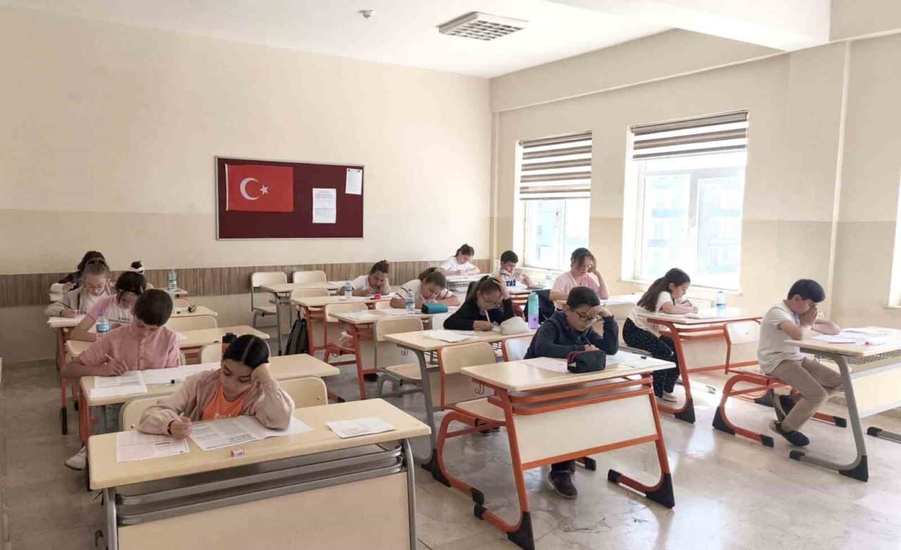 Sivas'ta, Asım Şahin, İhramcızade ve Şehit M. Murat Ertekin İmam