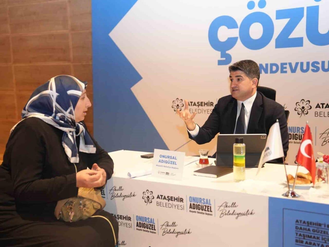 Ataşehir Belediyesi'nin "Söz Sizde, Çözüm Bizde" sloganıyla düzenlediği Halk Buluşmaları'nın