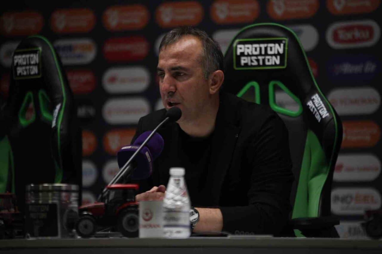 Konyaspor Teknik Direktörü Recep Uçar, Alanyaspor'a 2-1 kaybettikleri maçın ardından,