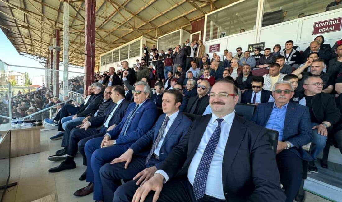Erzurumspor, TFF 1. Lig'de Play-Off aşamasını geçemeyerek Bandırmaspor'a 2-0 yenilerek