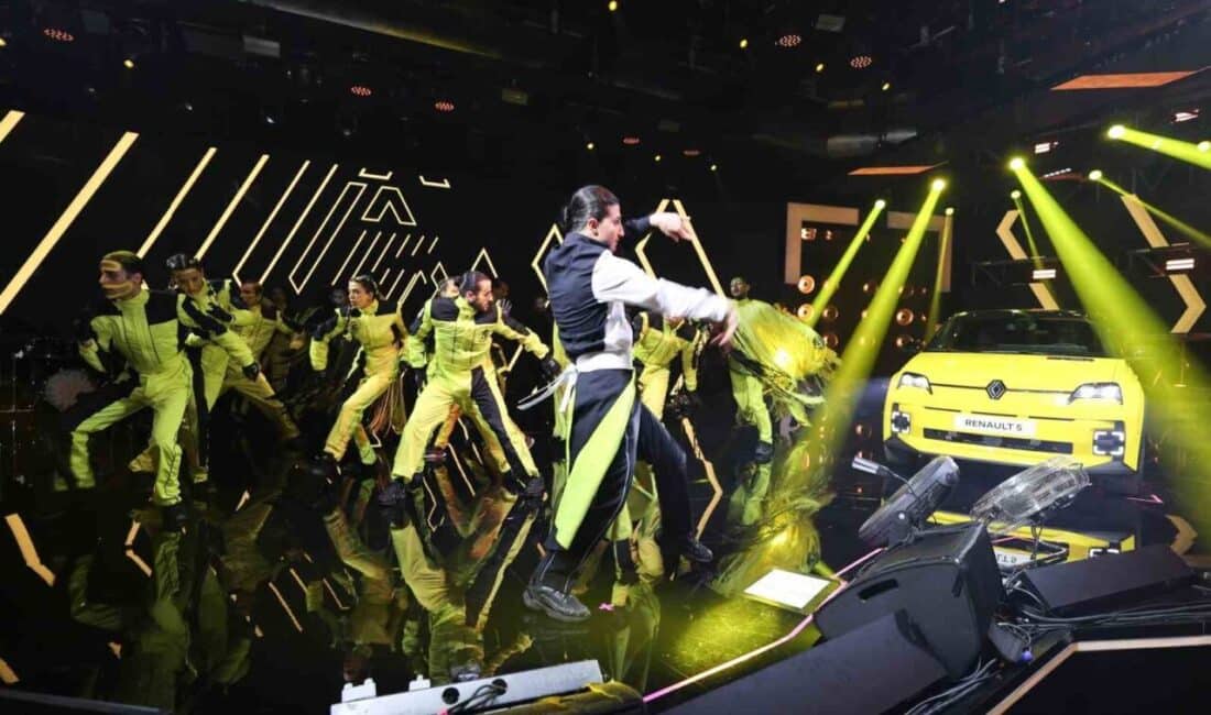 Renault, Avrupa'da 2025 Yılının Otomobili ödülünü kazanan Renault 5 E-Tech