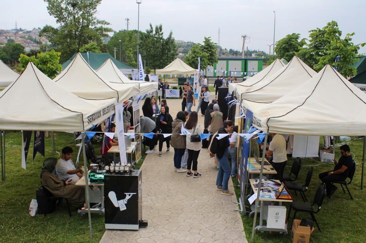 Sakarya Uygulamalı Bilimler Üniversitesi, 6 Mayıs'ta Sakarya Meslek Yüksekokulu'nda üçüncü