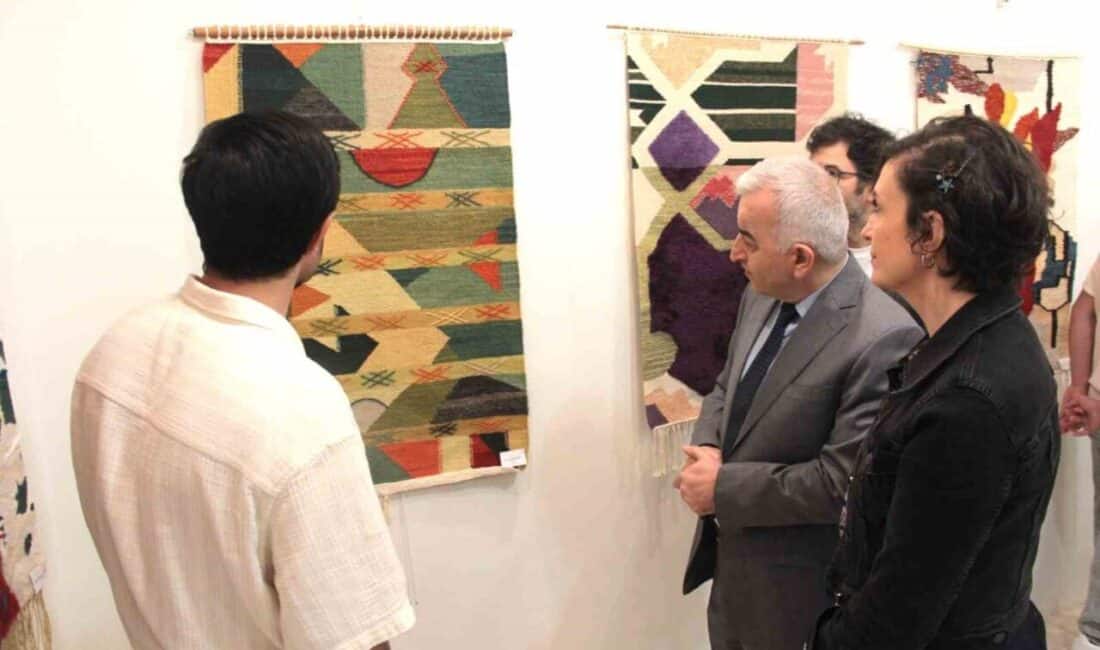 Sakarya Üniversitesi Sanat Tasarım ve Mimarlık Fakültesi'nde, Doç. Mine Taylan'ın
