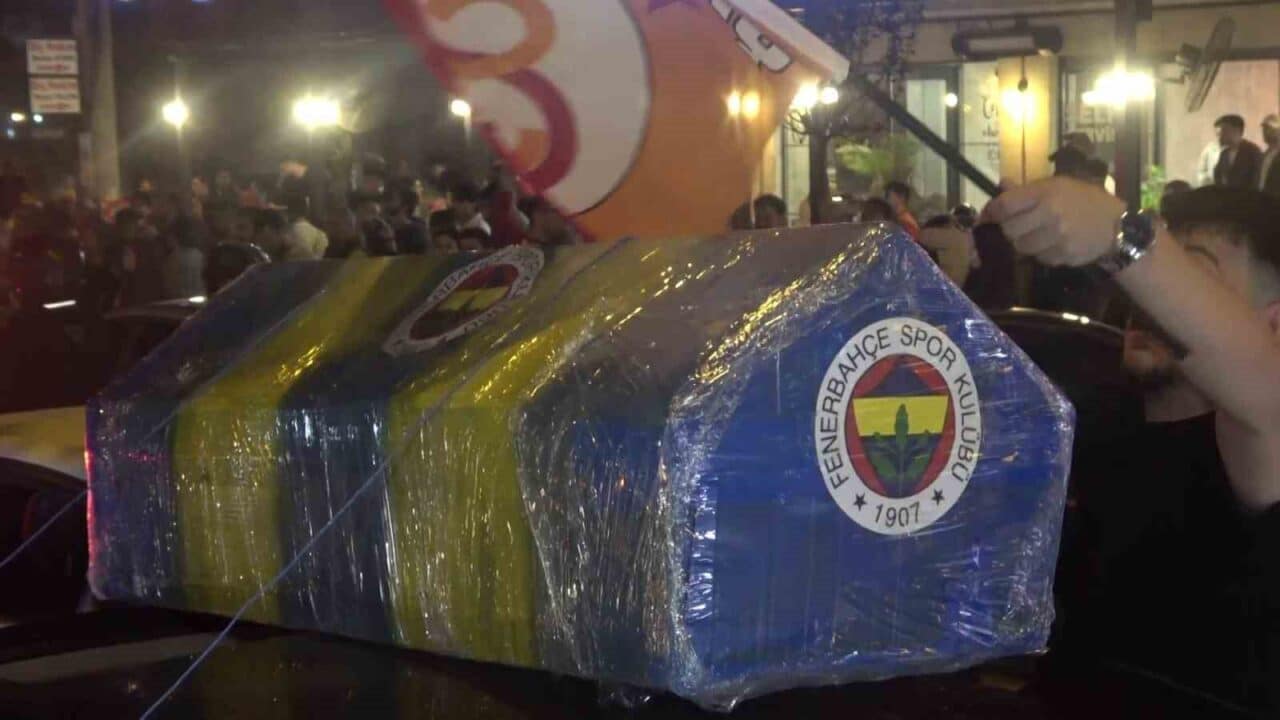 Galatasaray, Trendyol Süper Lig'de Kayserispor'u 3-0 yenerek 25. kez şampiyonluğunu