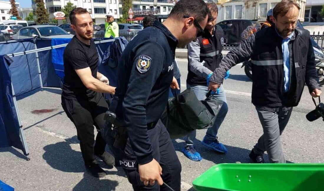 Samsun'un Atakum ilçesinde motosiklet sürücüsü Hayri Çelik (28), beton mikseri