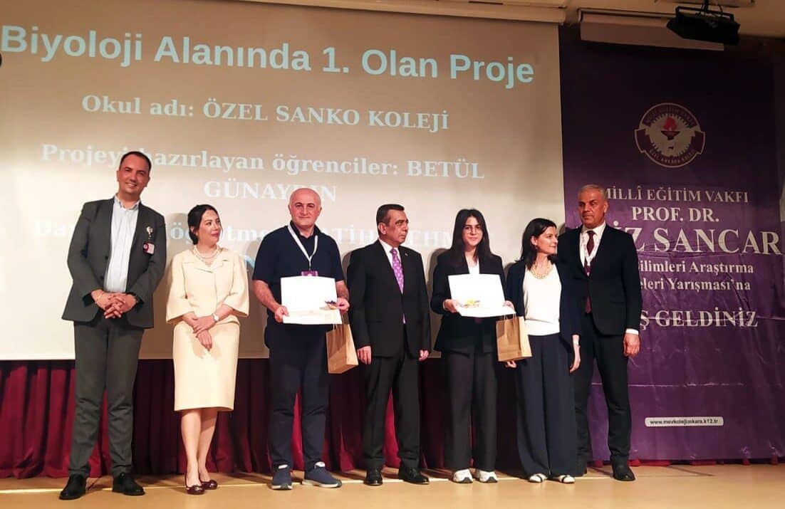 SANKO Okulları'ndan Betül Günaydın, Milli Eğitim Vakfı tarafından düzenlenen "Prof.