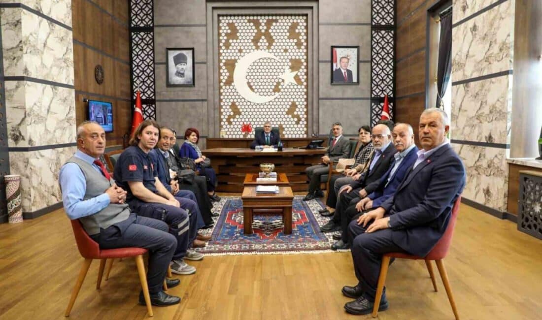 Niğde Valisi Cahit Çelik, Şehit Aileleri Derneği Üyelerini Ağırladı Niğde Valisi Cahit Çelik, Niğde Şehit Aileleri Yardımlaşma ve Dayanışma
