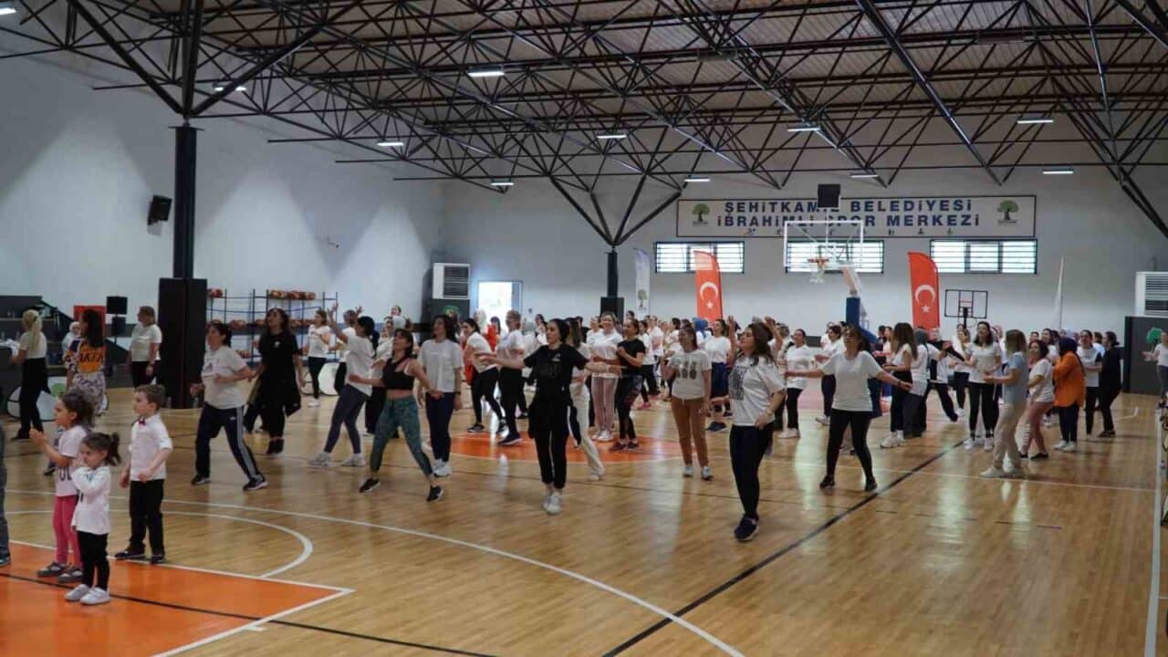 Şehitkamil Belediyesi, Anneler Günü'nü etkinliklerle kutlayarak anne ve çocukları bir