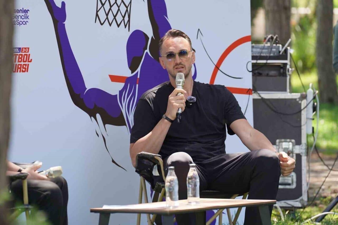 Eski milli basketbolcu Semih Erden, Esenler Belediyesi'nin 19 Mayıs Spor