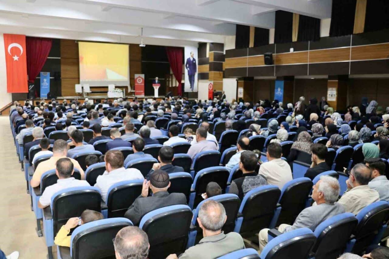 Siirt'te, Diyanet İşleri Başkanlığı'nın düzenlediği 'Uluslararası Kur’an Ziyafeti' programı, Siirt