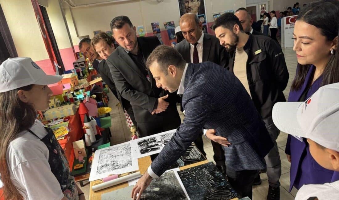 Şırnak'ın Uludere ilçesinde düzenlenen TÜBİTAK Bilim Şenliği, öğrencilerin 12 projeyle