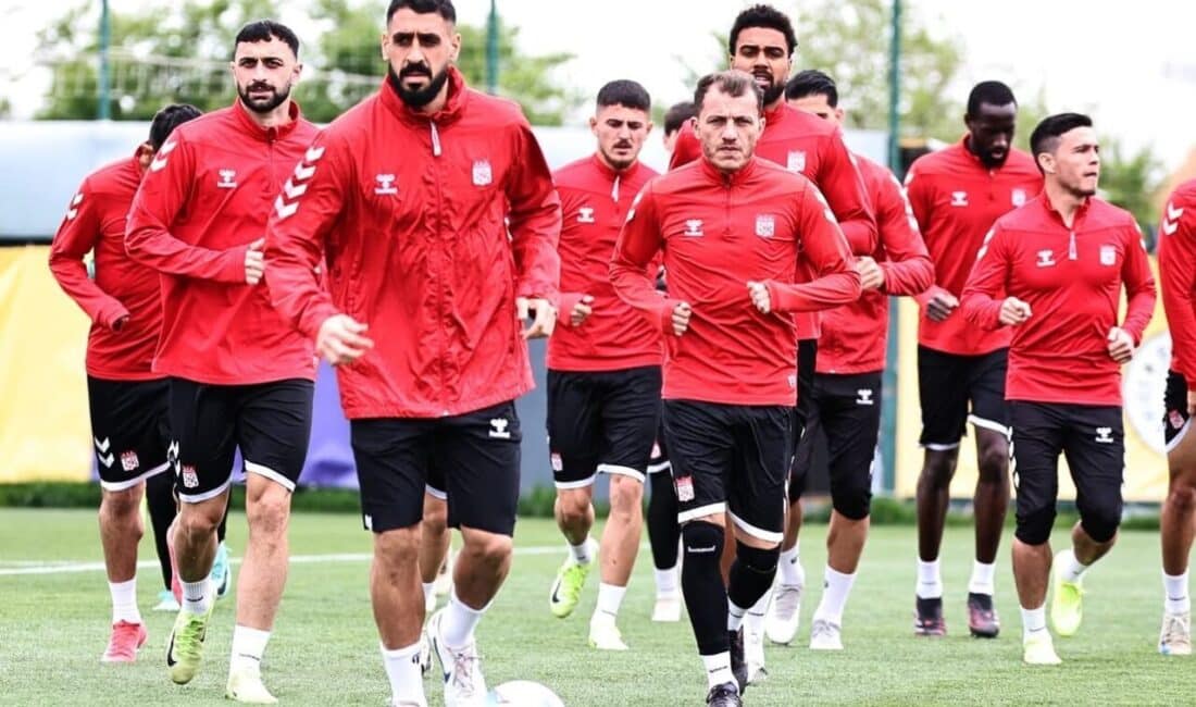 Sivasspor, Galatasaray Maçı İçin Hazırlıklarını Tamamlayarak Kampa Girdi Sivasspor, Trendyol Süper Lig’in 34. haftasında Galatasaray ile yarın oynayacağı