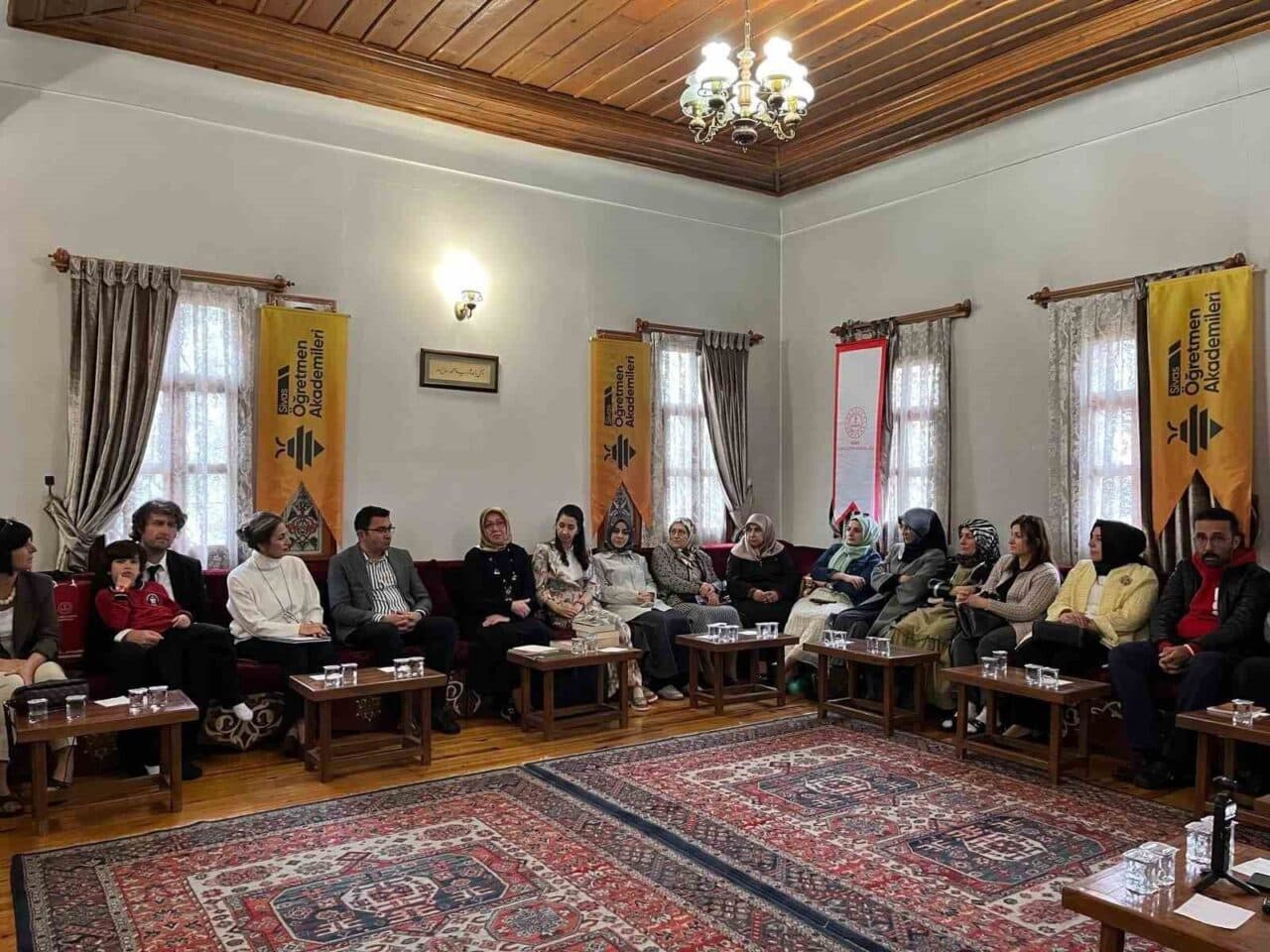 Sivas'ta, Milli Eğitim Bakanlığı'nın "Öğretmen Akademileri Projesi" çerçevesinde düzenlenen Edebiyat