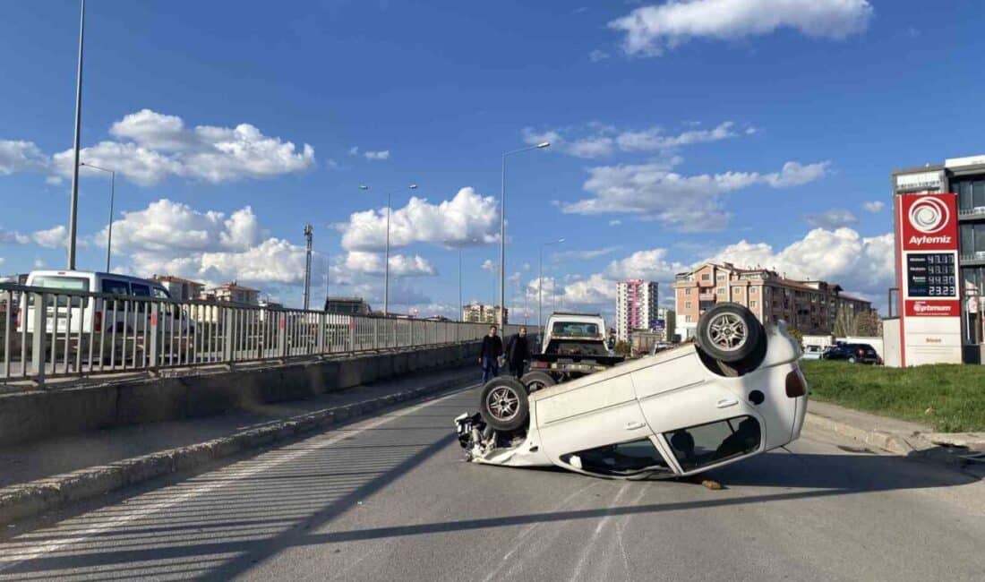 Sivas'ta F.Ş. yönetimindeki otomobilin devrilmesi sonucu sürücü ve yanındaki H.Y.