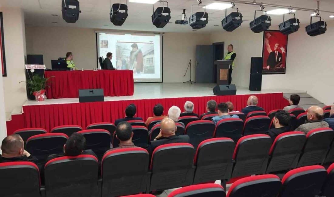 Çarşamba’da Trafik Haftası Kapsamında Şoförlere Güvenlik Semineri Düzenlendi Samsun'un Çarşamba ilçesinde, 3-9 Mayıs Trafik Haftası çerçevesinde şoförlere yönelik