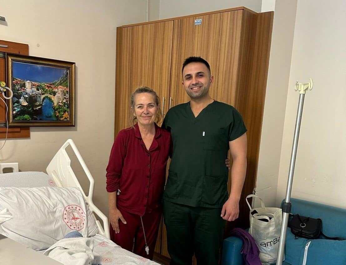 Soma Devlet Hastanesi, 51 yaşındaki Özlem Ayaz'ın mide delinmesi nedeniyle
