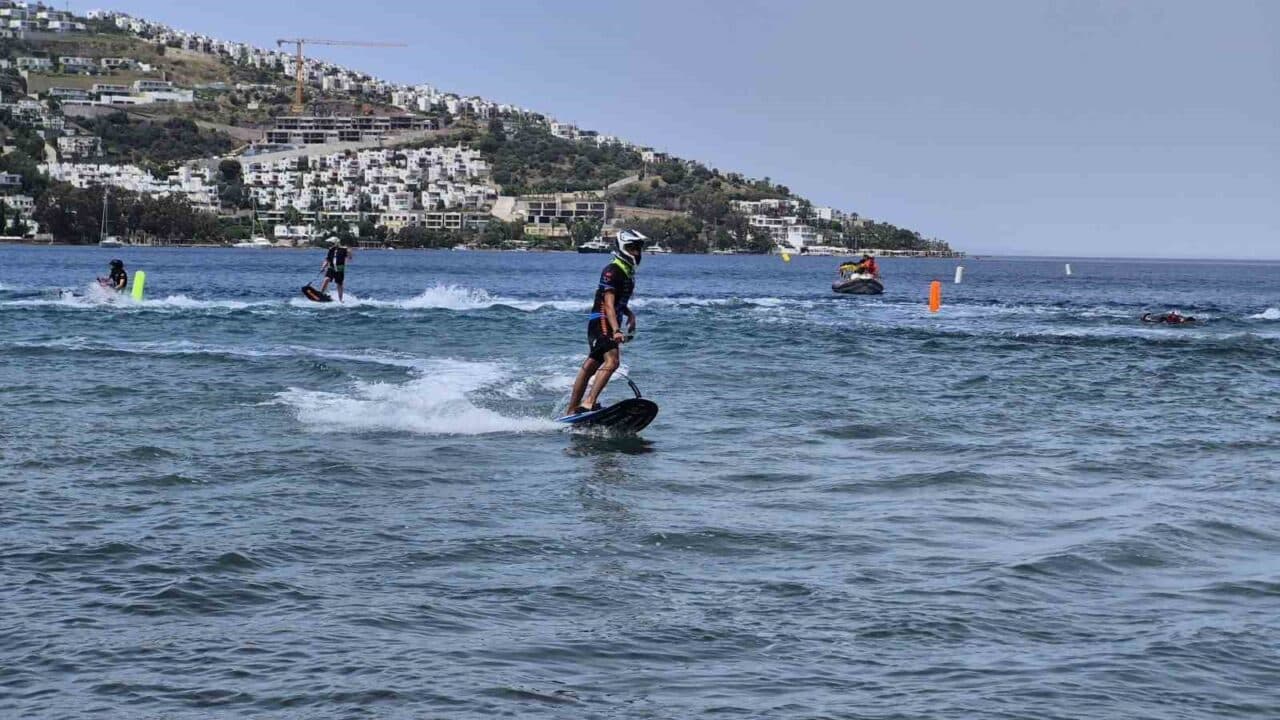 Bodrum'da düzenlenen Su Jeti, Flyboard ve MotoSurf Türkiye Şampiyonası, TMF'nin