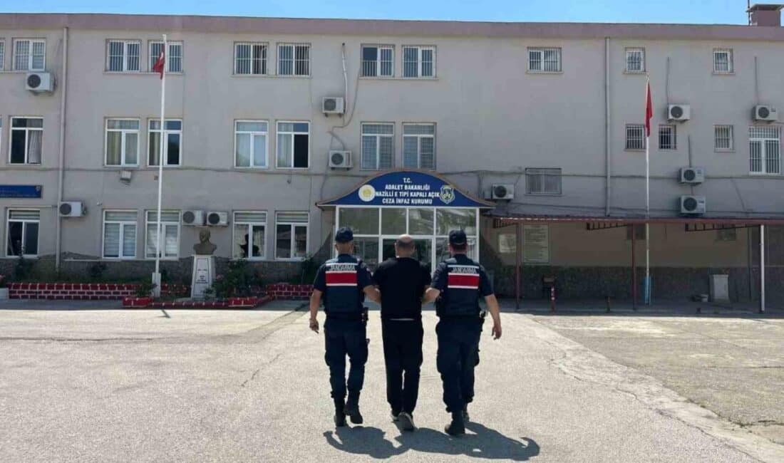 Nazilli’de 24 Suçtan Aranan Şahıs Bağ Evinde Jandarma Tarafından Yakalandı Aydın'ın Nazilli ilçesinde 3 yıldır 24 suçtan aranan İ.Ç. (46),