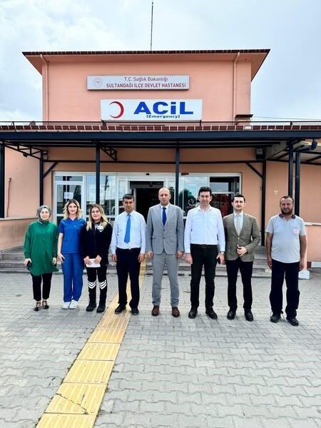 Afyonkarahisar sağlık yetkilileri, Sultandağı Devlet Hastanesi’ni inceledi ve görüş alışverişinde bulundu. Afyonkarahisar İl Sağlık Müdürlüğü yetkilileri Opr. Dr. Ahmet Murat Koyuncu