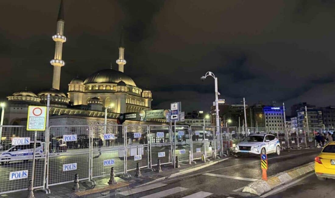 Taksim ve İstiklal Caddesi, 1 Mayıs Emek ve Dayanışma Günü sonrası yeniden trafiğe açıldı. 1 Mayıs Emek ve Dayanışma Günü nedeniyle İstanbul Valiliği, Taksim