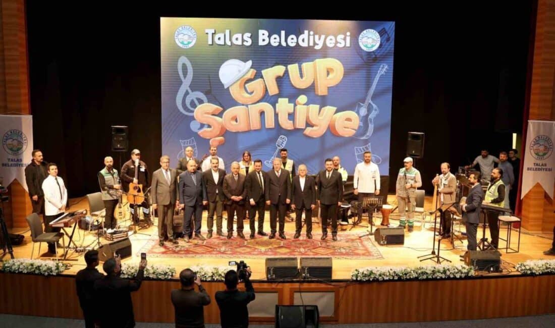 Talas Belediyesi'nin düzenlediği 1 Mayıs Emek ve Dayanışma Günü'nde 'Grup