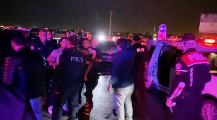 Aksaray'da futbol maçı sonrası tartışan iki taraftar grubu, bir iş