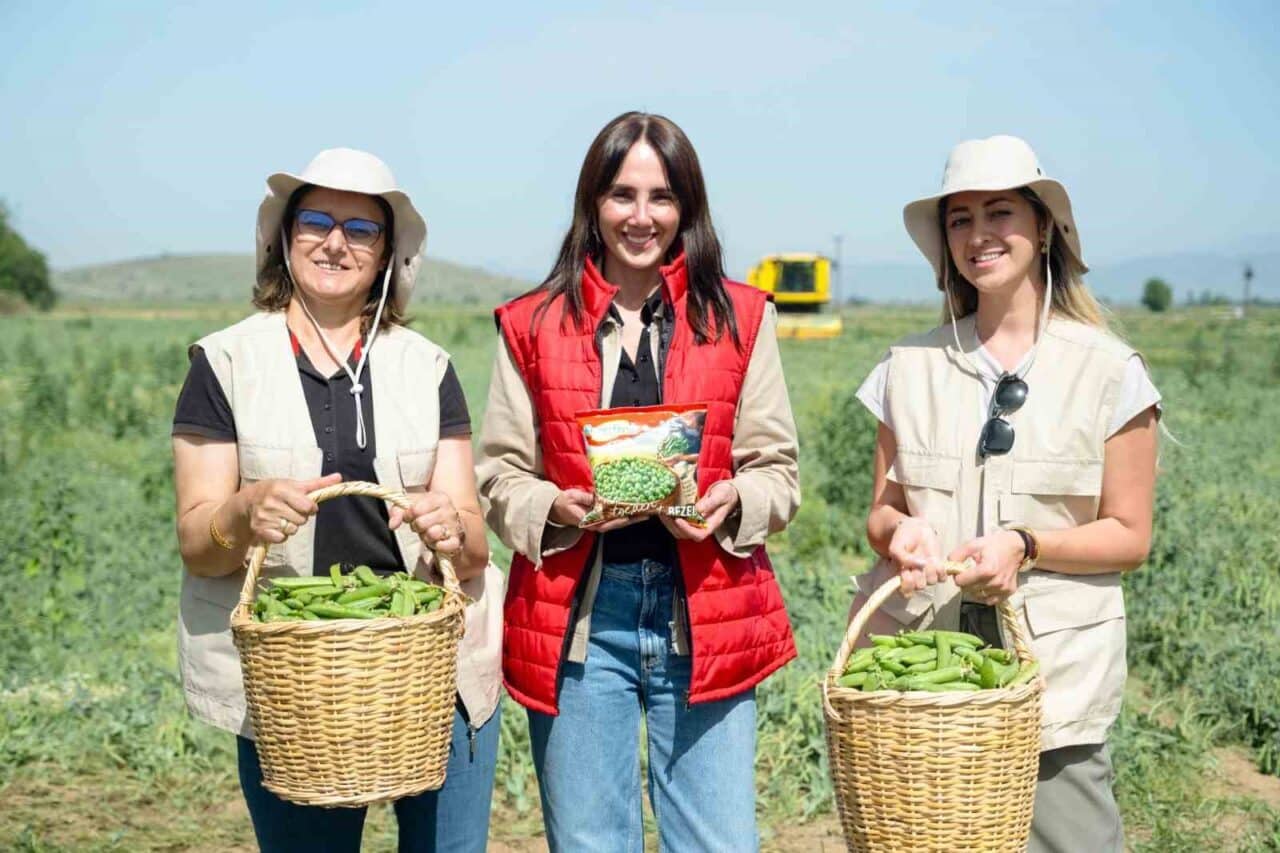 SuperFresh'in "Tarımın Kadın Yıldızları" projesi kapsamında, kadın çiftçiler sezonun ilk