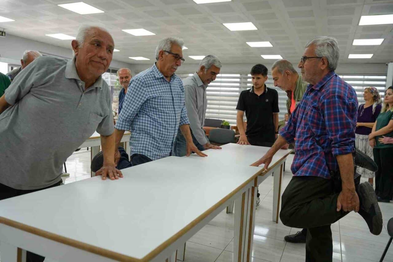Mersin Tarsus'ta açılan emekli evi, emeklilerin sosyal hayatını canlandıran bir