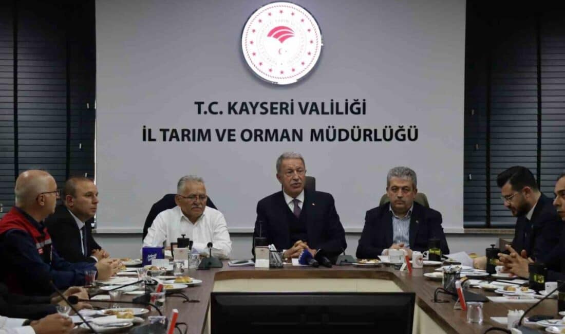Hulusi Akar, İl Tarım ve Orman Müdürlüğü’nü ziyaretinde, savunma ve