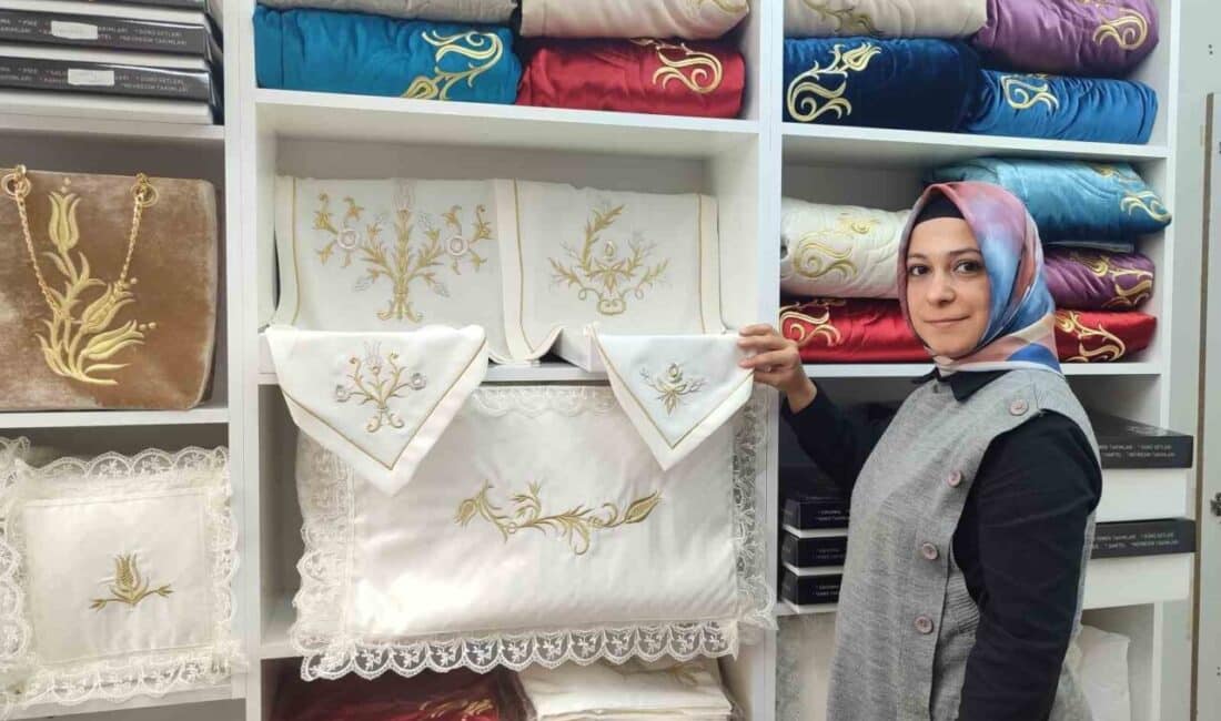 Kahramanmaraş'ta Merve Ekici, 2 çocuğuyla birlikte kurduğu atölyede 10 kişiye