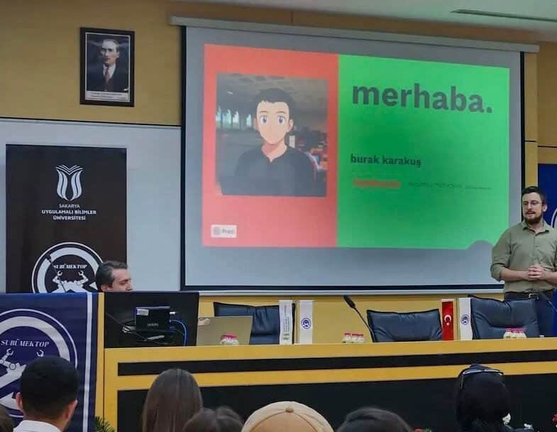 SUBÜ Mekatronik Topluluğu, öğrencileri teknoloji sektörünün önde gelen isimleriyle buluşturan ‘Teknoloji Zirvesi’ni gerçekleştirdi. Sakarya Uygulamalı Bilimler Üniversitesi Mekatronik Topluluğu, 'Teknoloji Zirvesi'ni düzenleyerek sektördeki