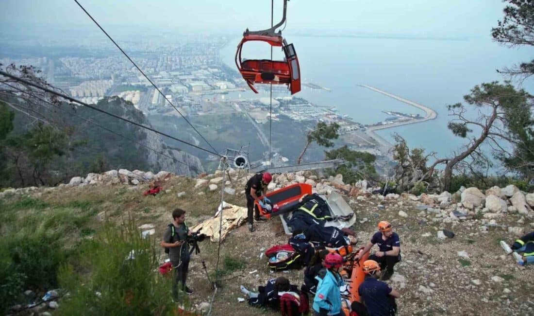 Antalya'nın Konyaaltı ilçesinde meydana gelen teleferik kazasında 1 kişi hayatını