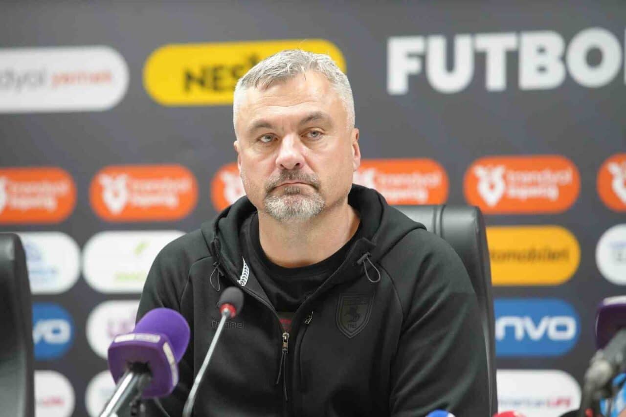 Samsunspor'un teknik direktörü Thomas Reis, Eyüpspor'u 3-0 yenerek aldıkları galibiyetten