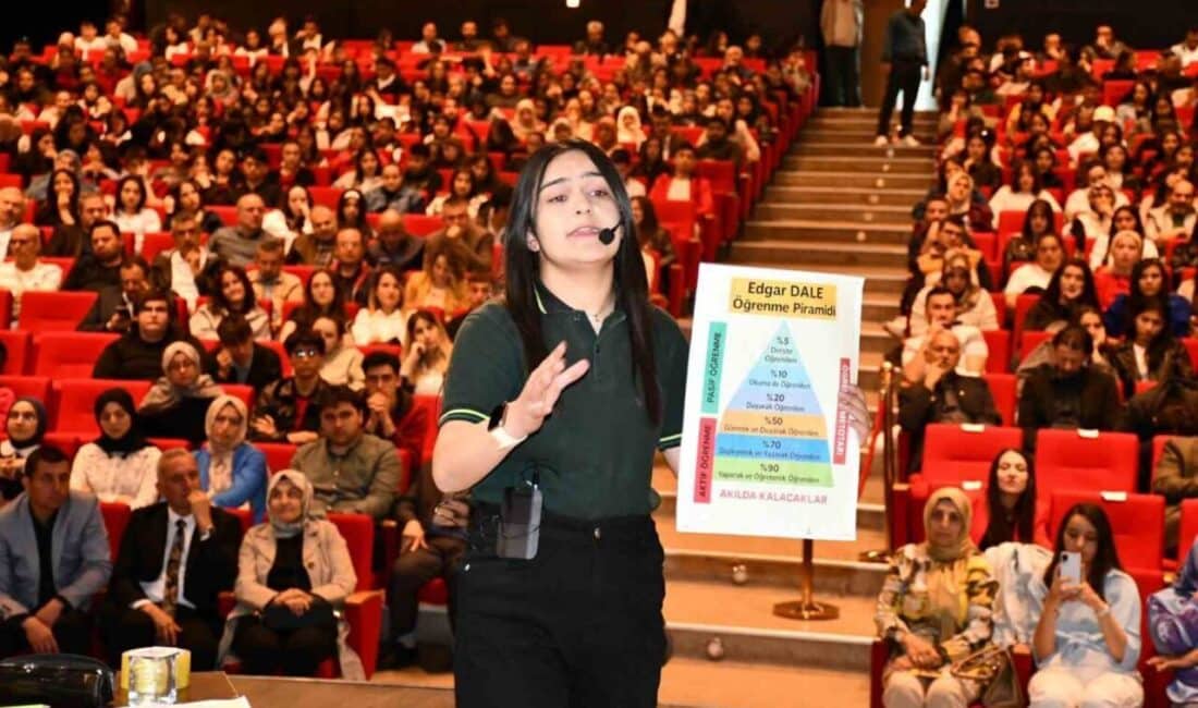 Kayseri'de düzenlenen Liseler Arası Münazara Turnuvası İl Finali'ni Tomarza Şehit