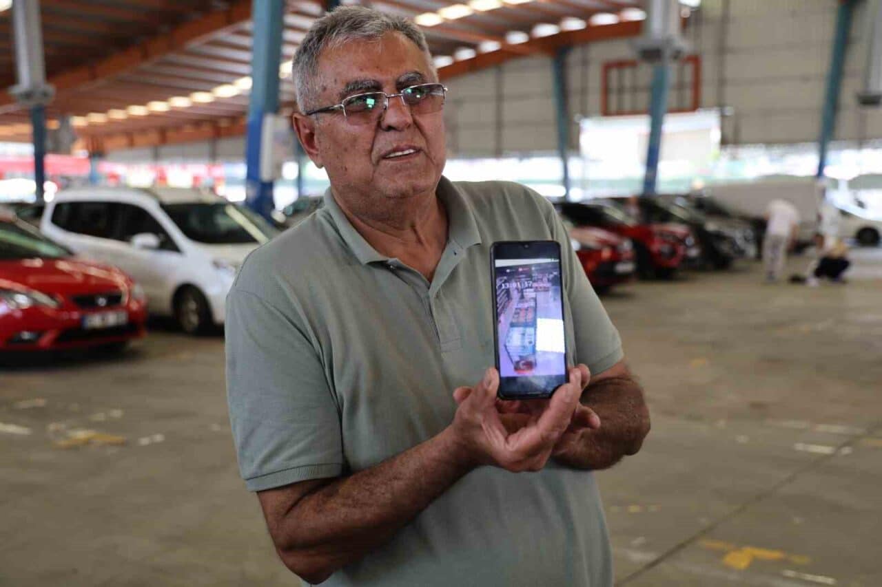 Antalya'da 68 yaşındaki emekli İbrahim Berkyez'in torunuyla markette yaptığı alışveriş