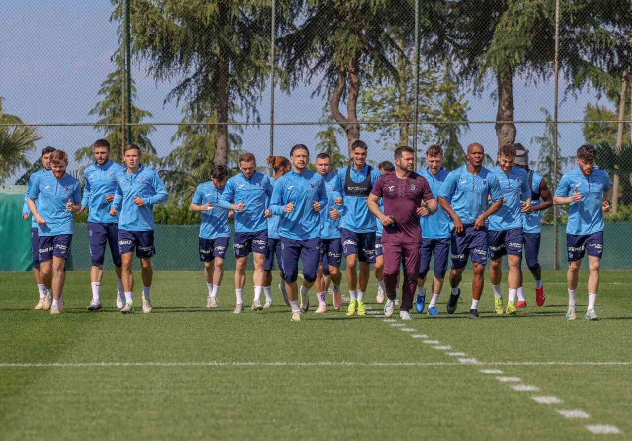 Trabzonspor, Galatasaray ile oynayacağı maçla uzun süredir devam eden 8