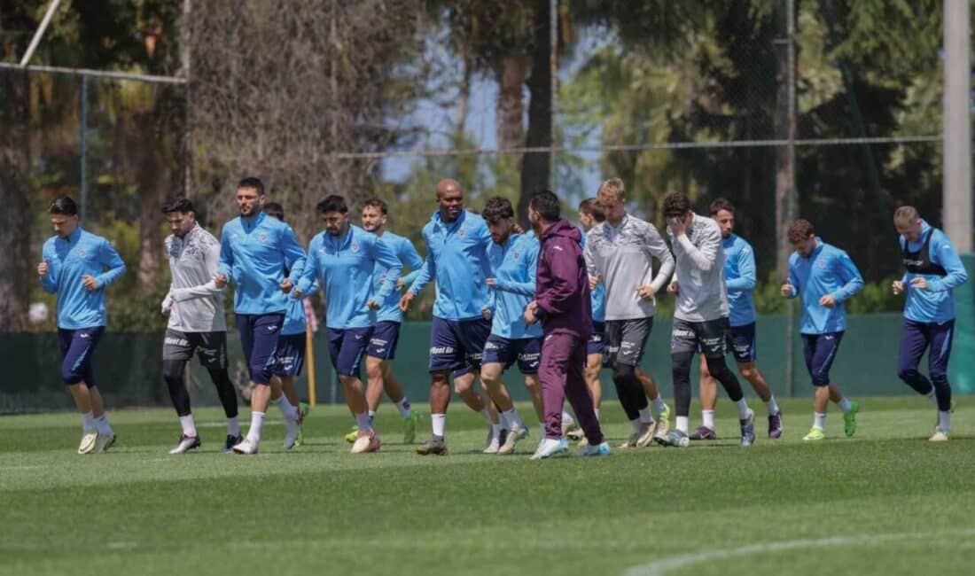 Trabzonspor, Kasımpaşa ile oynayacağı maç için İstanbul'a 8 eksik futbolcuyla