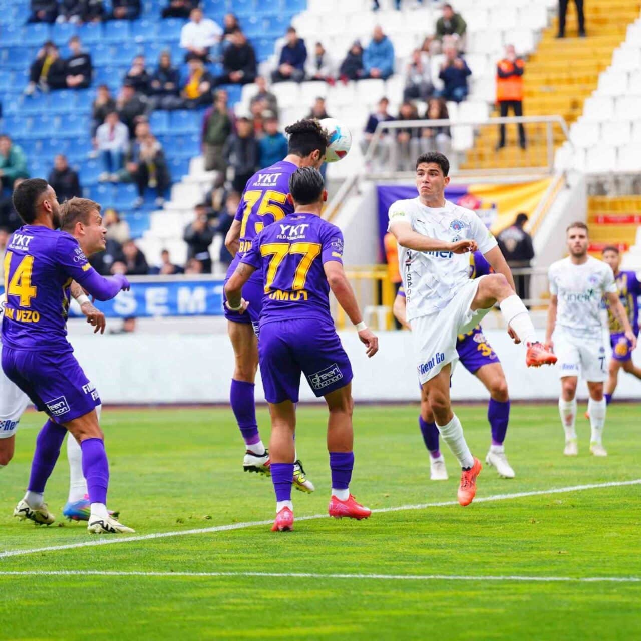 Trendyol Süper Lig’in 35. haftasında Eyüpspor ile Kasımpaşa arasında oynanan