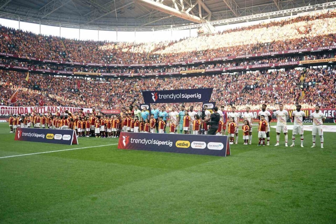 Trendyol Süper Lig’in 36. haftasında Galatasaray, Kayserispor’u ağırlıyor. Maçın ilk