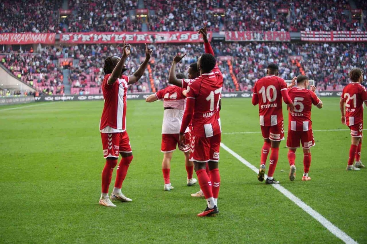 Samsunspor, Trendyol Süper Lig’in 34. haftasında Eyüpspor'u 3-0 yenerek puanını