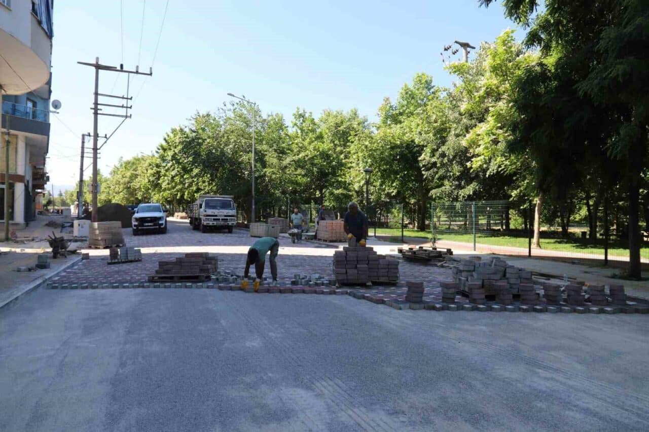 Turgutlu Belediyesi, Selvilitepe, Atatürk, Kurtuluş ve Subaşı Mahallelerinde üstyapı yenileme