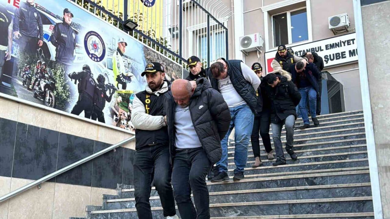 İstanbul'da turistleri hedef alarak cüzdanlarından para çalan bir suç örgütüne