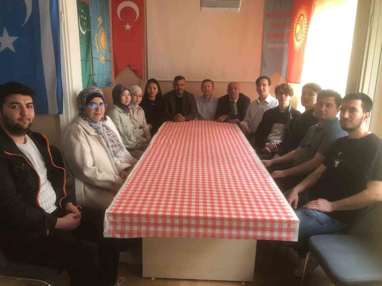 Eskişehir'de "3 Mayıs Türkçülük Günü" kapsamında Türk Cumhuriyetleri'nden gelen üniversite