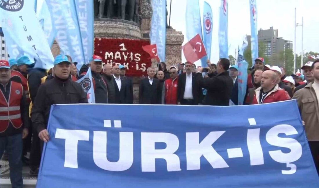 TÜRK-İŞ Üyeleri, 1 Mayıs Emek ve Dayanışma Günü’nü Taksim’de Çelenk Bırakarak Kutladı TÜRK-İŞ ve Birleşik Kamu-İş Konfederasyonu üyeleri, 1 Mayıs Emek ve