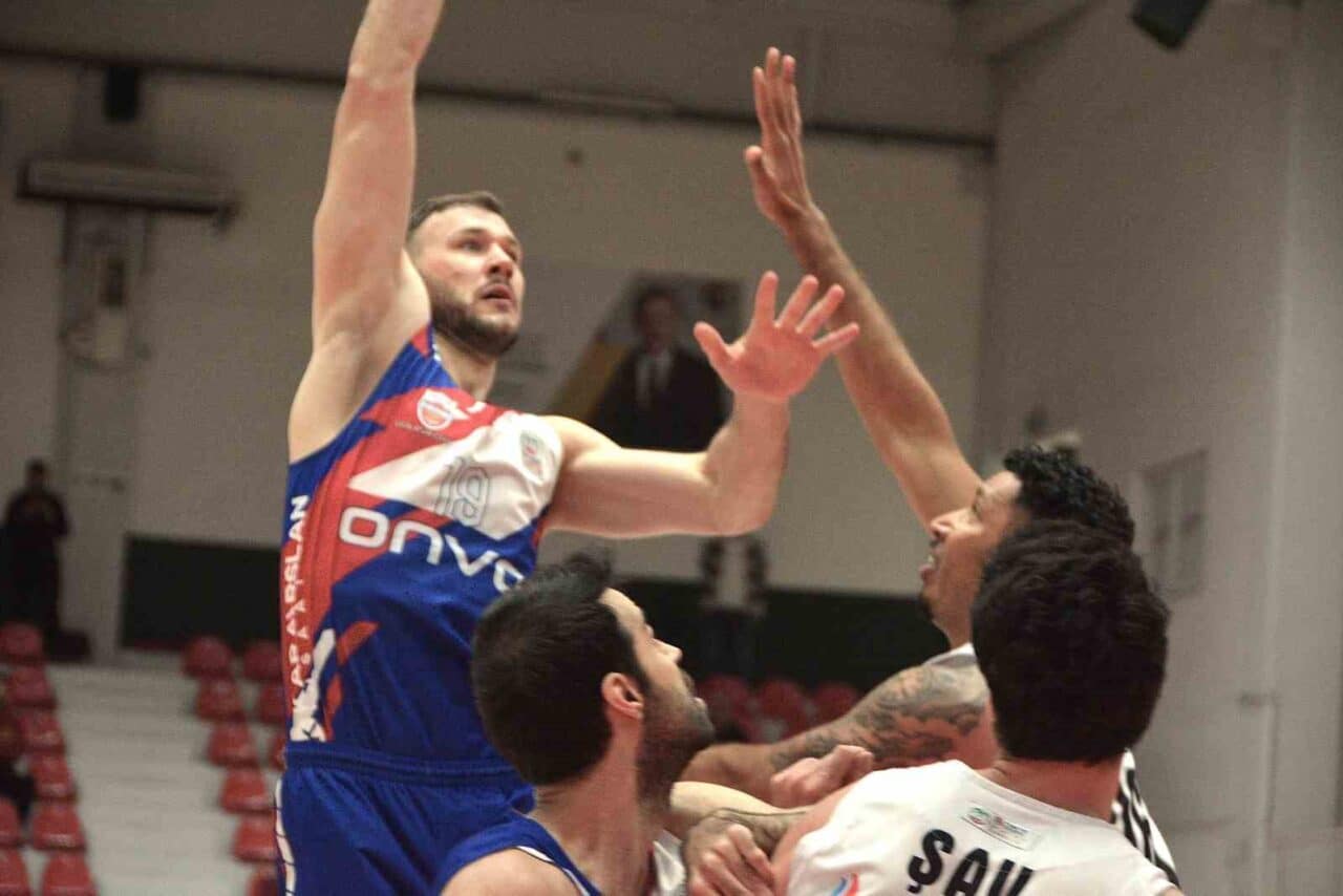 Türkiye Sigorta Basketbol Süper Ligi'nde Aliağa Petkimspor, 28. haftada sahasında