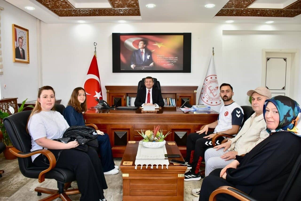 Bilecik İl Milli Eğitim Müdürü Serdal Şimşek, Adana'daki Türkiye Taekwondo