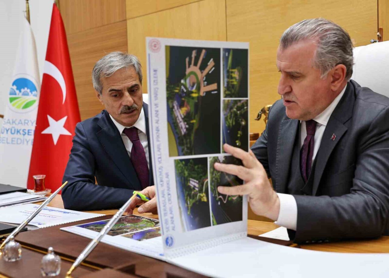 Gençlik ve Spor Bakanı Osman Aşkın Bak, Sakarya'da Mollaköy’de inşa